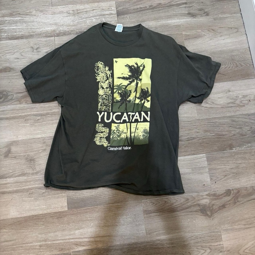 Vacation vibes Yucatan Graphic Tee
